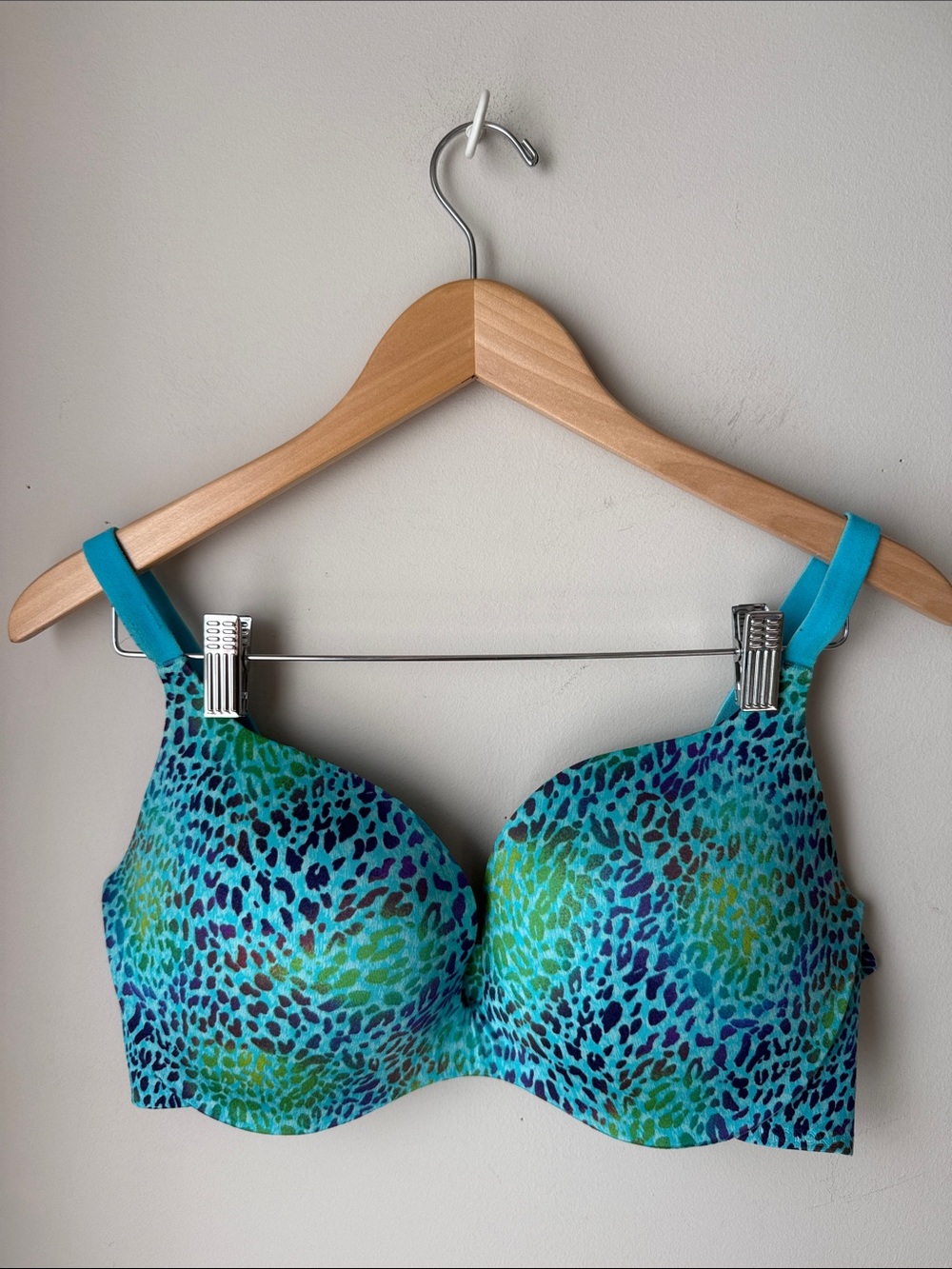 Victoria’s Secret Turquoise Leopard Print Padded Push Up Bra 38D